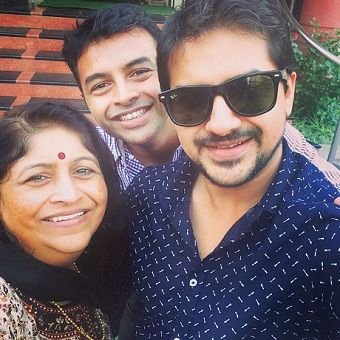 Pushkar Jog with his parents