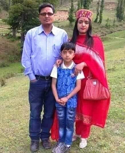 Reena Thakur with her husband and son