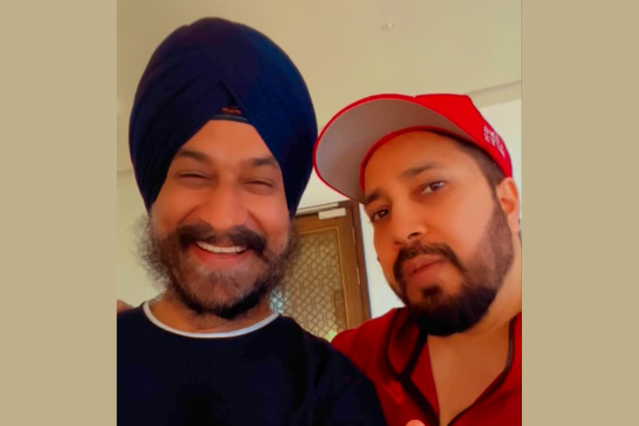 Guru Charan Singh Makes a Triumphant Comeback with Mika Singh, Fans Celebrate