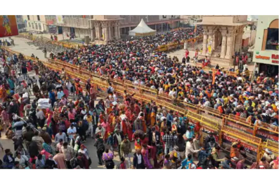 Unprecedented Crowds Overwhelm Prayagraj, Ayodhya, and Varanasi During Maha Kumbh