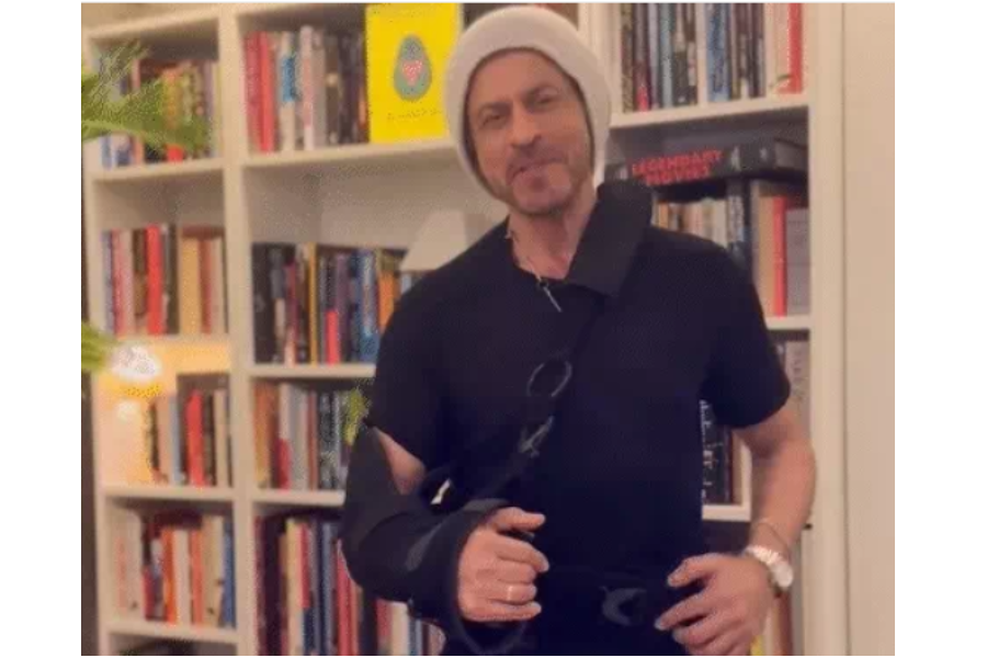 Emotional Shah Rukh Khan Thanks Fans and Family After Winning Best Actor at National Film Awards 2025