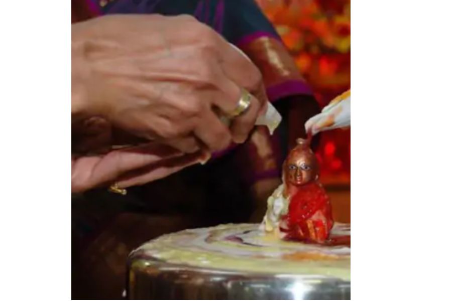 Janmashtami 2025: Rituals, Fasting Types & Midnight Celebration Details