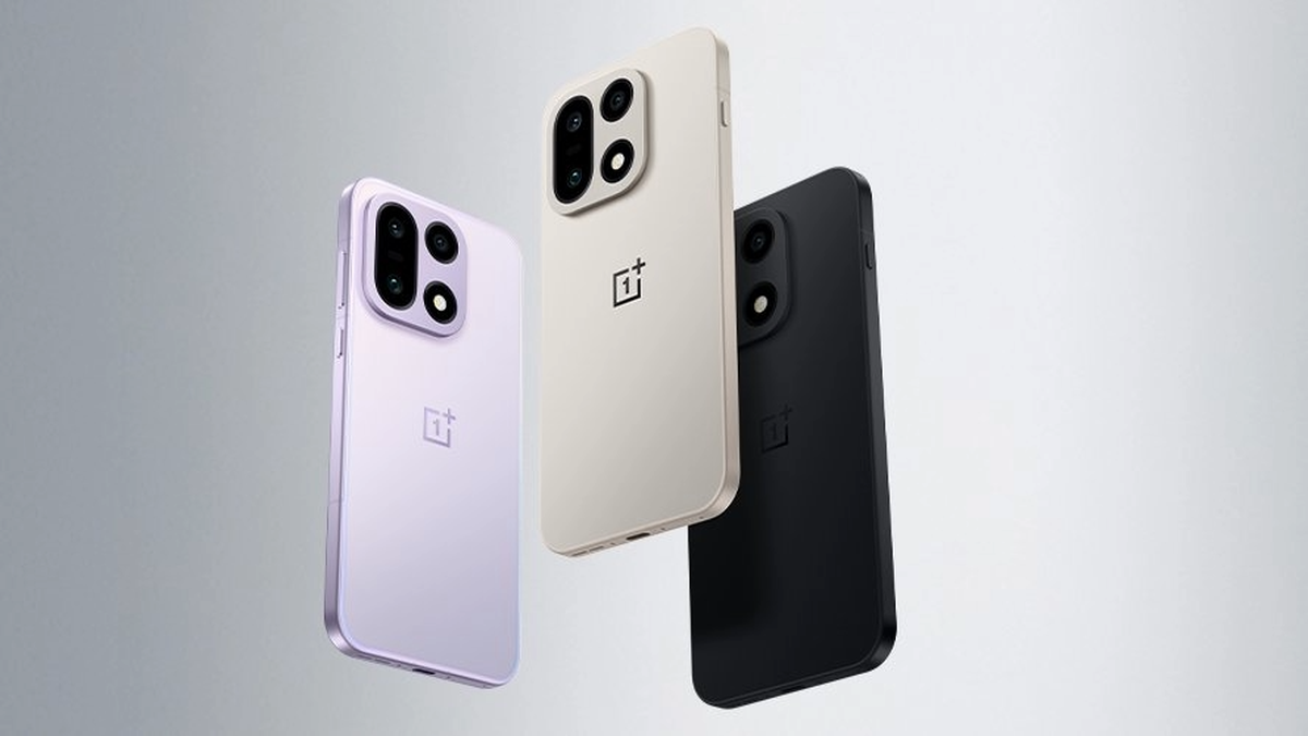 OnePlus 15 Launches in India With 165 Hz Display, 7300 mAh